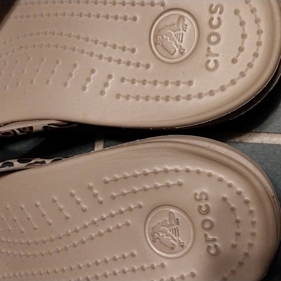 Leopard Crocs W7 - Picture 3 of 6